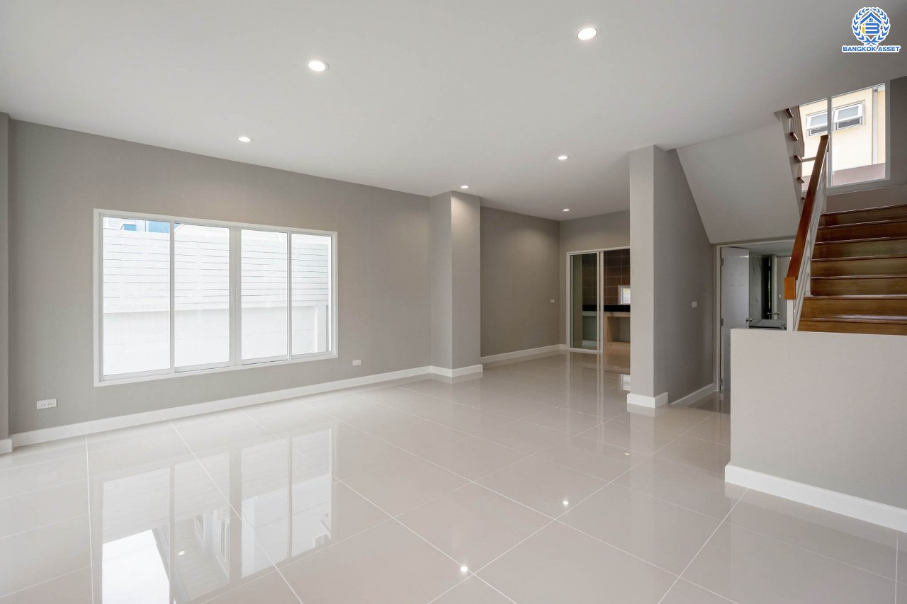 บ้านมือสองตกแต่งใหม่ ม.เพอร์เฟคเพลส1 ราชพฤกษ์ คุณภาพแบรนด์ Property Perfect เนื้อที่ 57.7 ตร.ว. บ้านเดี่ยวหลังใหญ่ ตอบโจทย์ทุกการอยู่อาศัย ฟังก์ชัน 3 ห้องนอน 3 ห้องน้ำ จอดรถได้ 2 คัน บนทำเลติดถนนราชพฤกษ์ ใกล้วงเวียนพระราม5 และรถไฟฟ้า "สถานีบางรักน้อยท่าอิฐ"